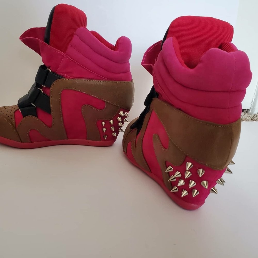 Wedge sneakers